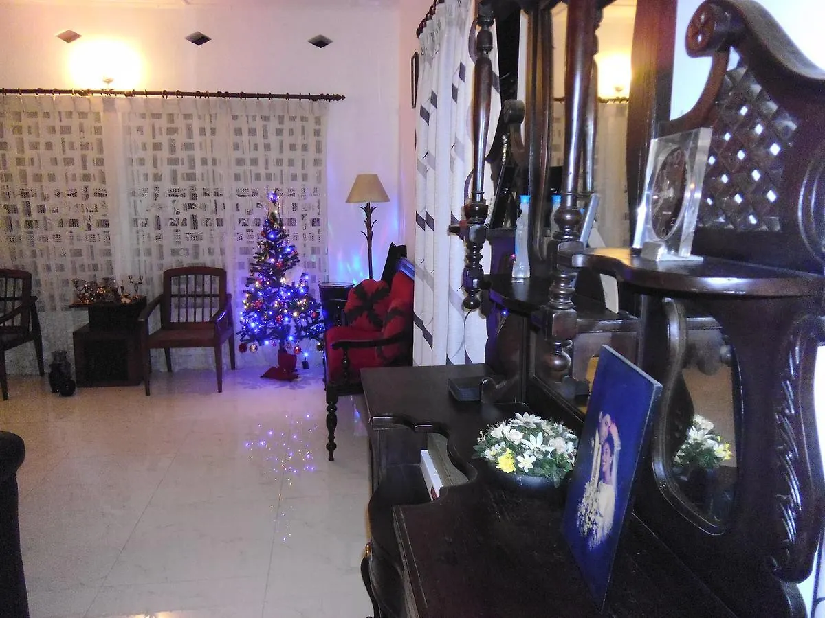 Number 01 By Taprobane Apartman Negombo